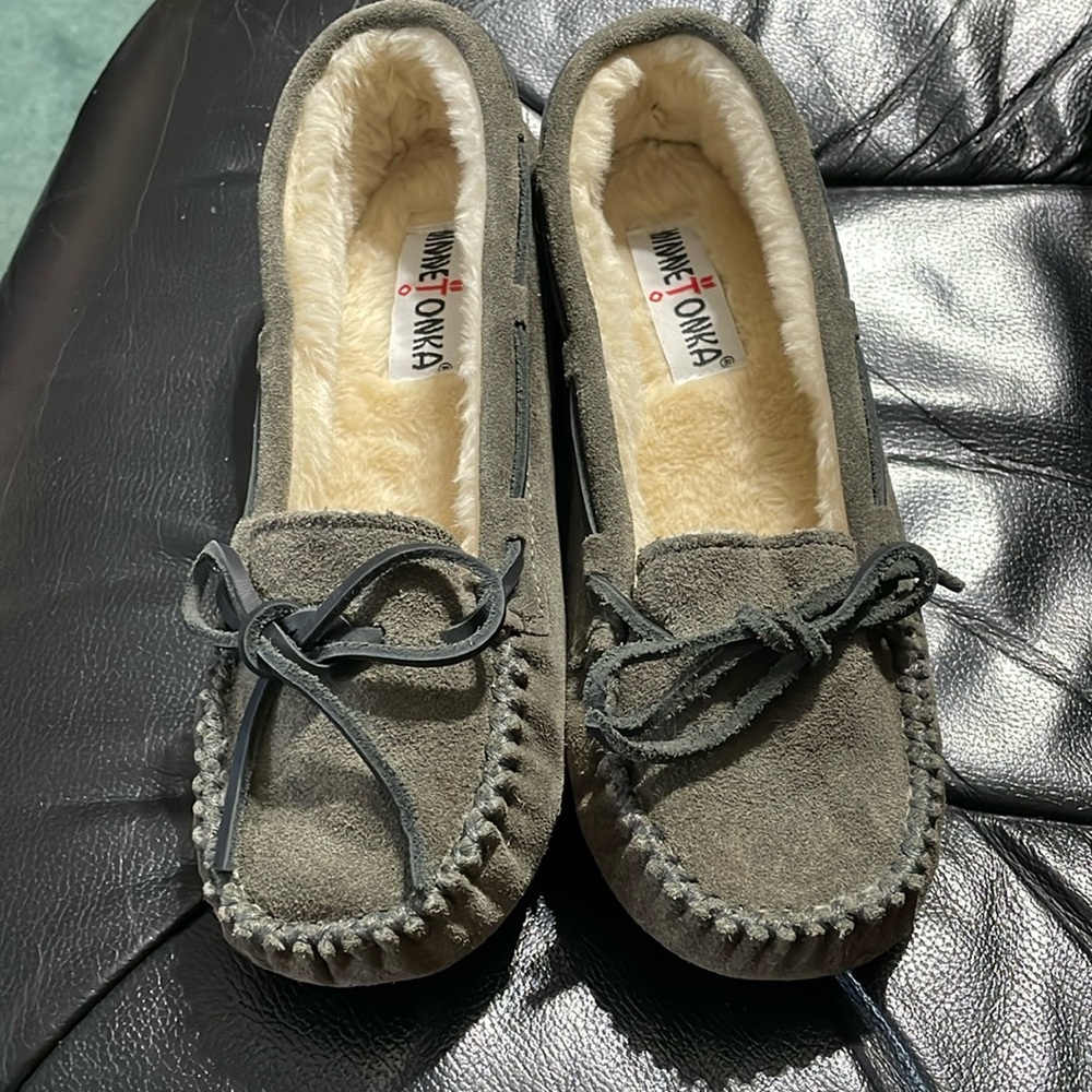 Minnetonka Grey Suede Shearling-Lined Moccasin Slippers